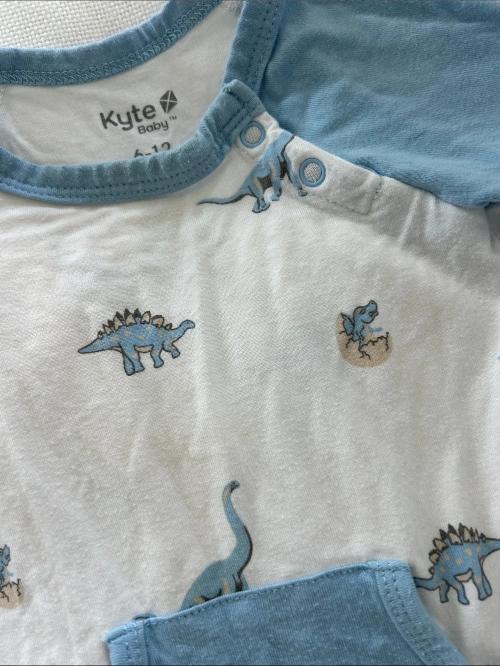 Kyte BABY Blue & White Dino shortall EUC 6-12 months
